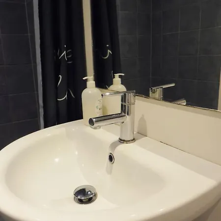 Lovely 1 Bed Private Close To Norreport Appartamento